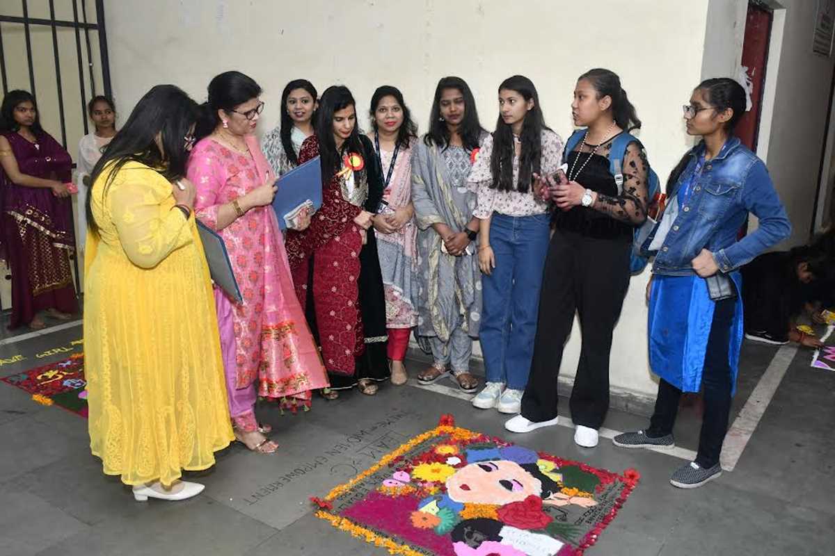 स्प्रिएस्टा में प्रतिभागियों ने रचनात्मकता का किया प्रदर्शन